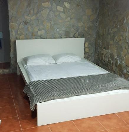 AL - HaoleGuestHouse Sobral de Monte Agraço Eksteriør billede