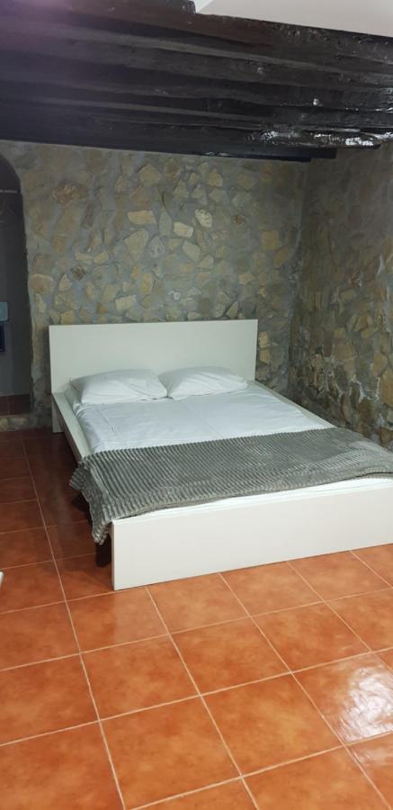 AL - HaoleGuestHouse Sobral de Monte Agraço Eksteriør billede